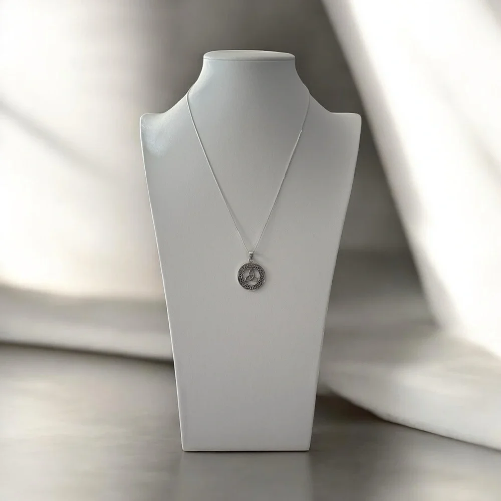 NWT 925 Sterling Silver Celtic Triquetra Trinity Knot Necklace! NEW!